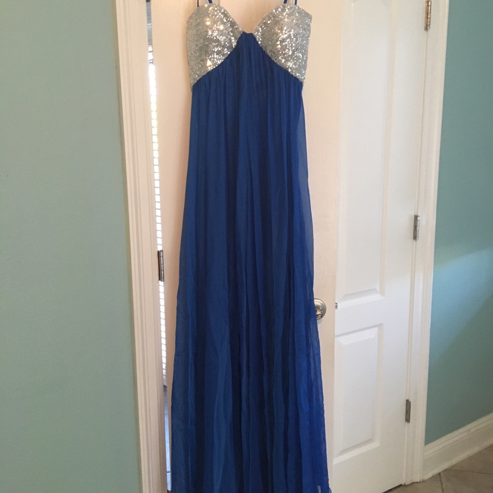 Long strapless dress with detachable spaghetti straps, silver sequined top